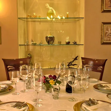 Clau Del Loup - Logis Hotel Anglars-Juillac